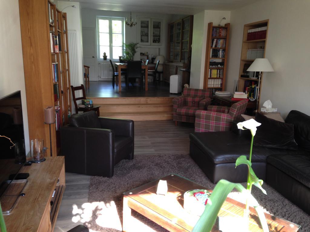 Les Chambres Lauryvan Saint-Junien Rom bilde