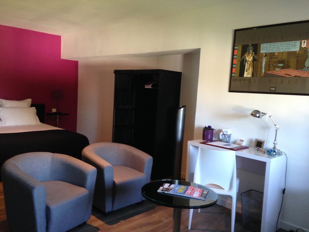 Les Chambres Lauryvan Saint-Junien Rom bilde