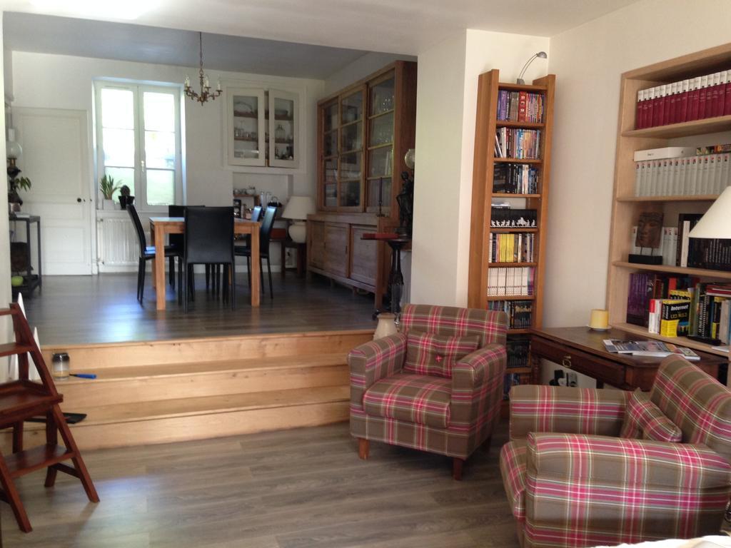Les Chambres Lauryvan Saint-Junien Rom bilde
